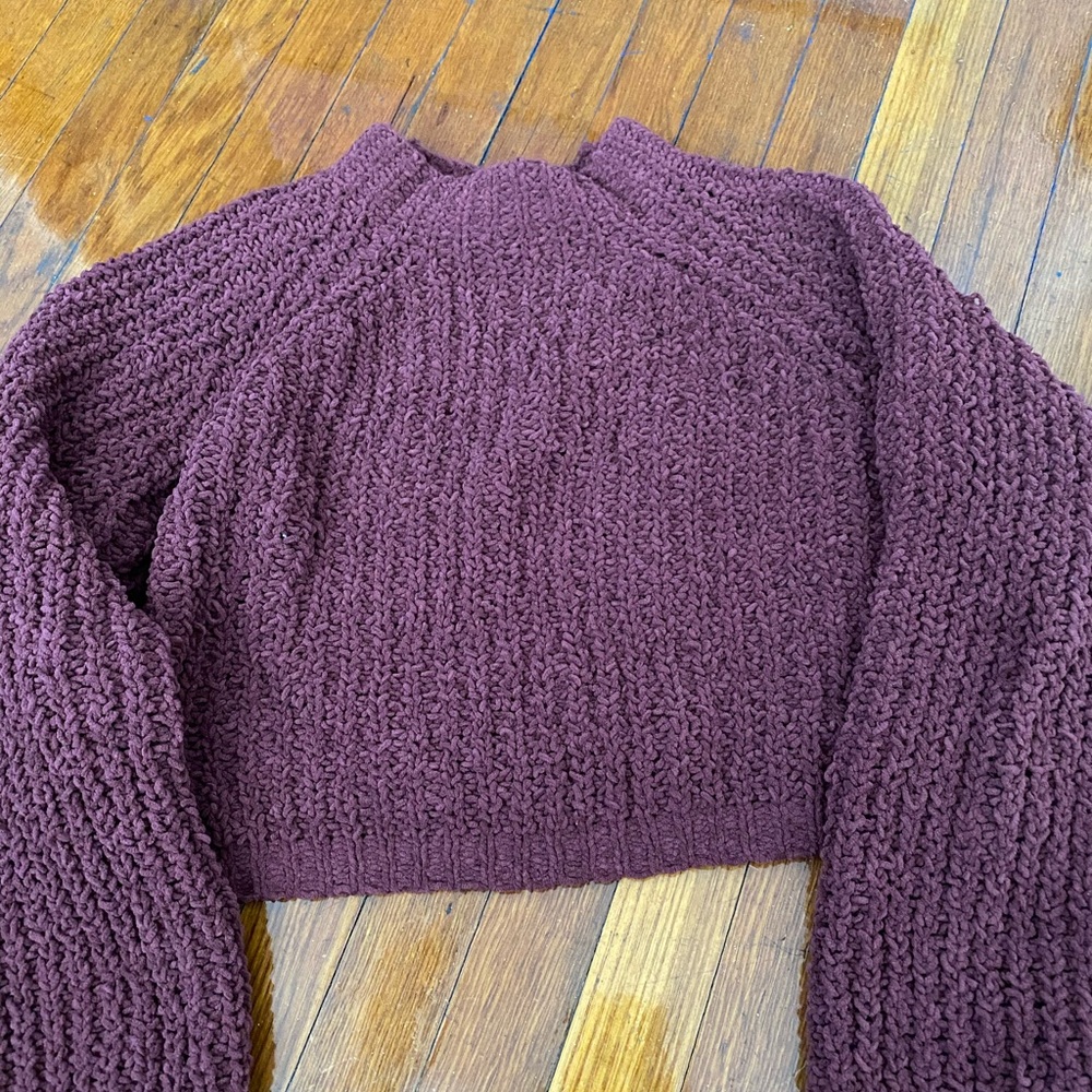 Cropped mock neck thick knit sweater